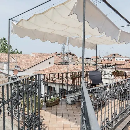 Three Terraces Apartment *